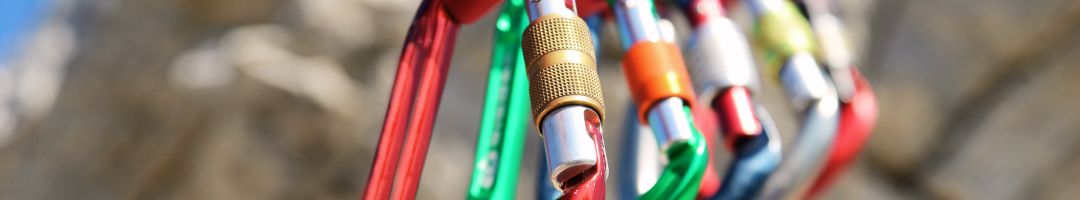 Karabiner in verschiedenen Farben