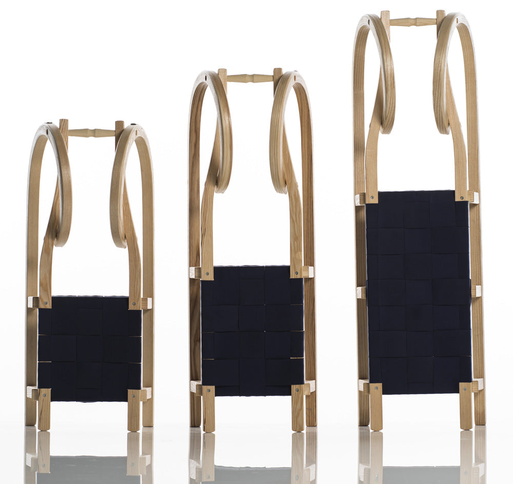 Sirch Hörnerrodel Esche Standard Plus mit Gurtsitz Holzschlitten, Rodelgrößen nebeneinander