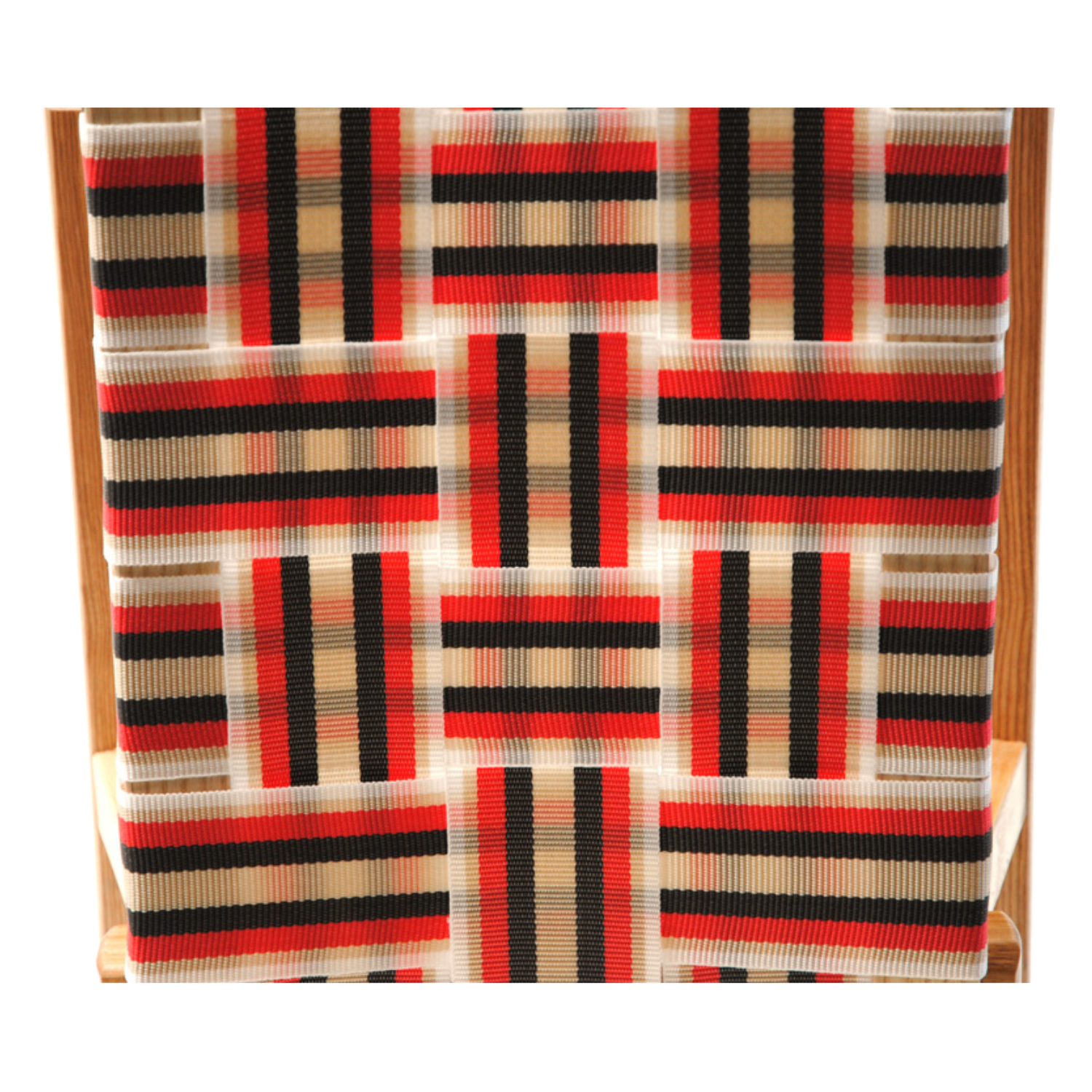 Sirch Hörnerrodel Esche Standard – Sicherer Gurtsitz & Naturholz, Detail: Muster des Gurtsitzes