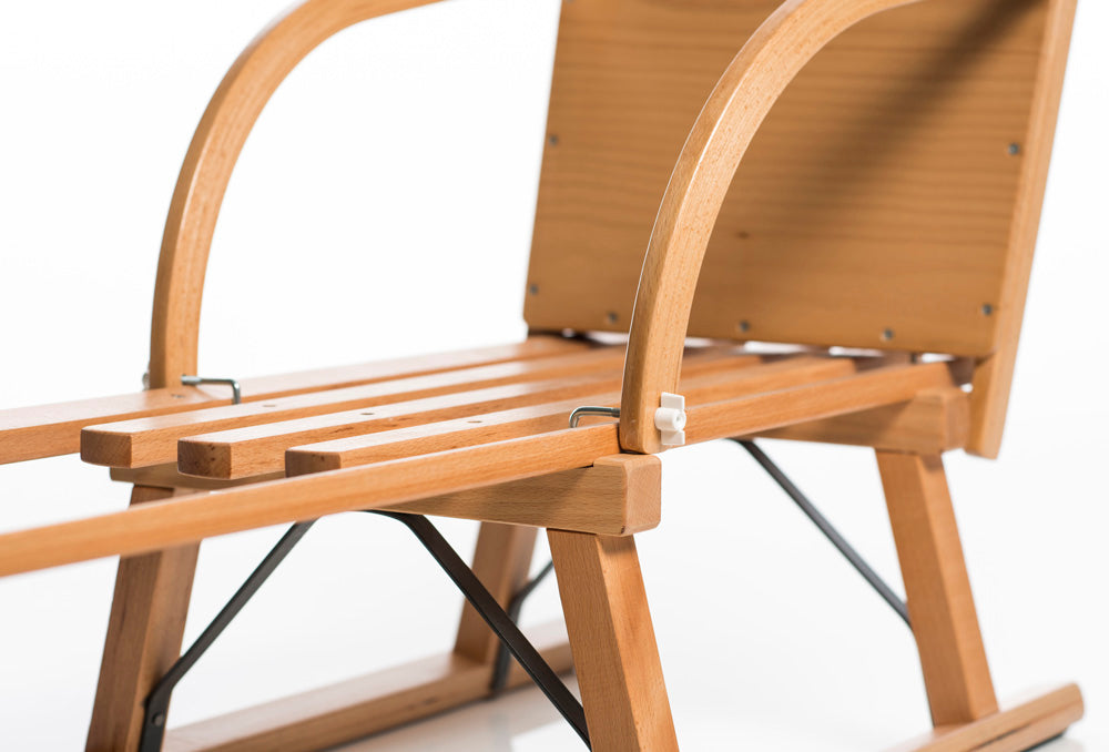 Sirch Schiebelehne Massivholz, leicht schräg von vorn