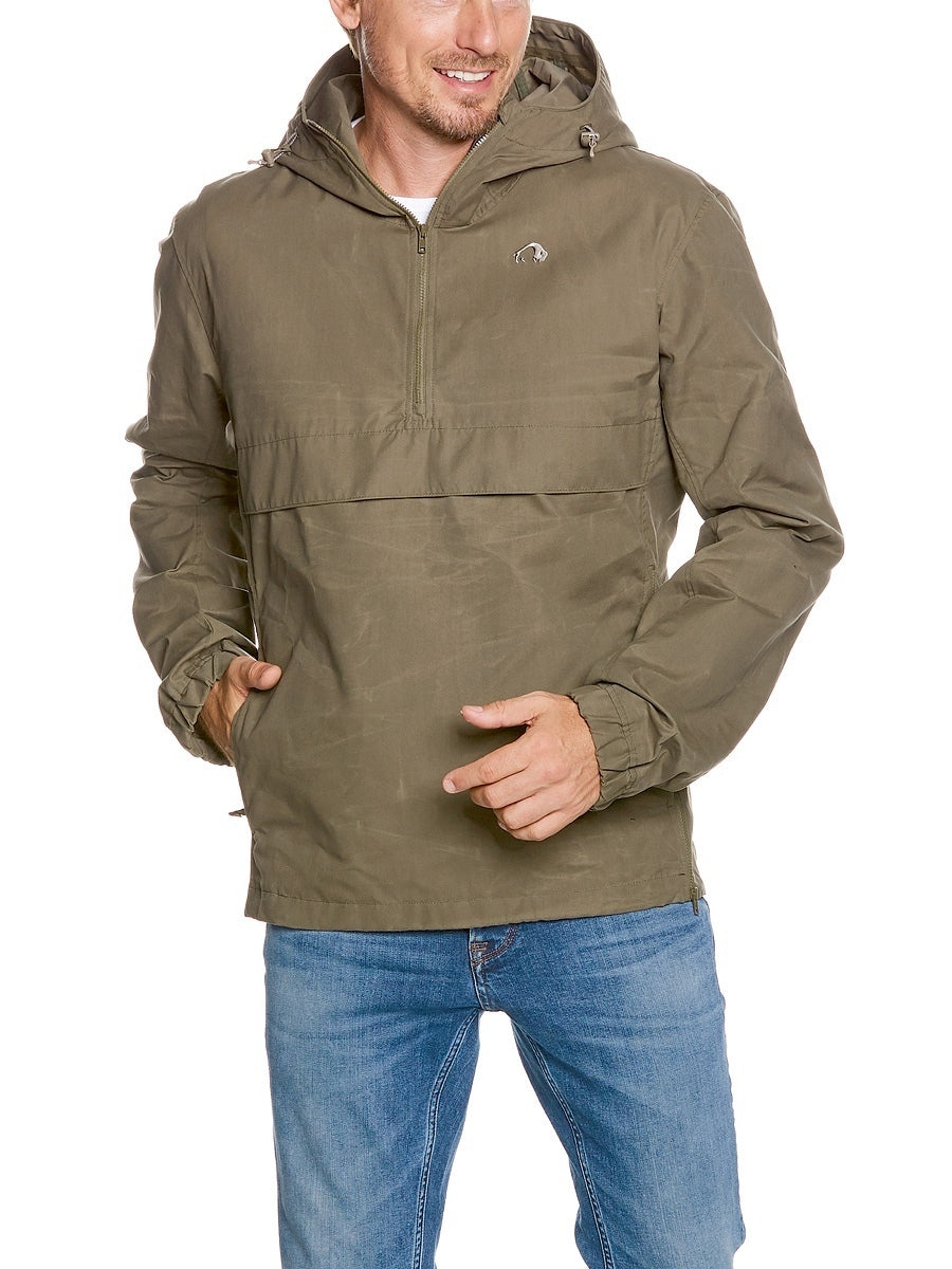 Tatonka Vinjo Anorak: Leichter Outdoor-Überzug für jedes Wetter, olivgrün, Detail: Mann von vorn