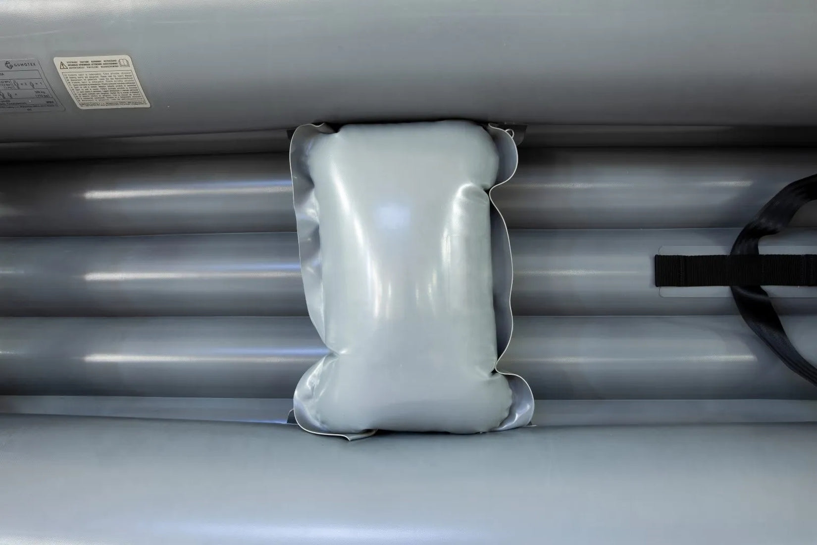 Gumotex Baraka 2+1 Personen Schlauchkanu aufblasbar, Boden innen, Fußstütze