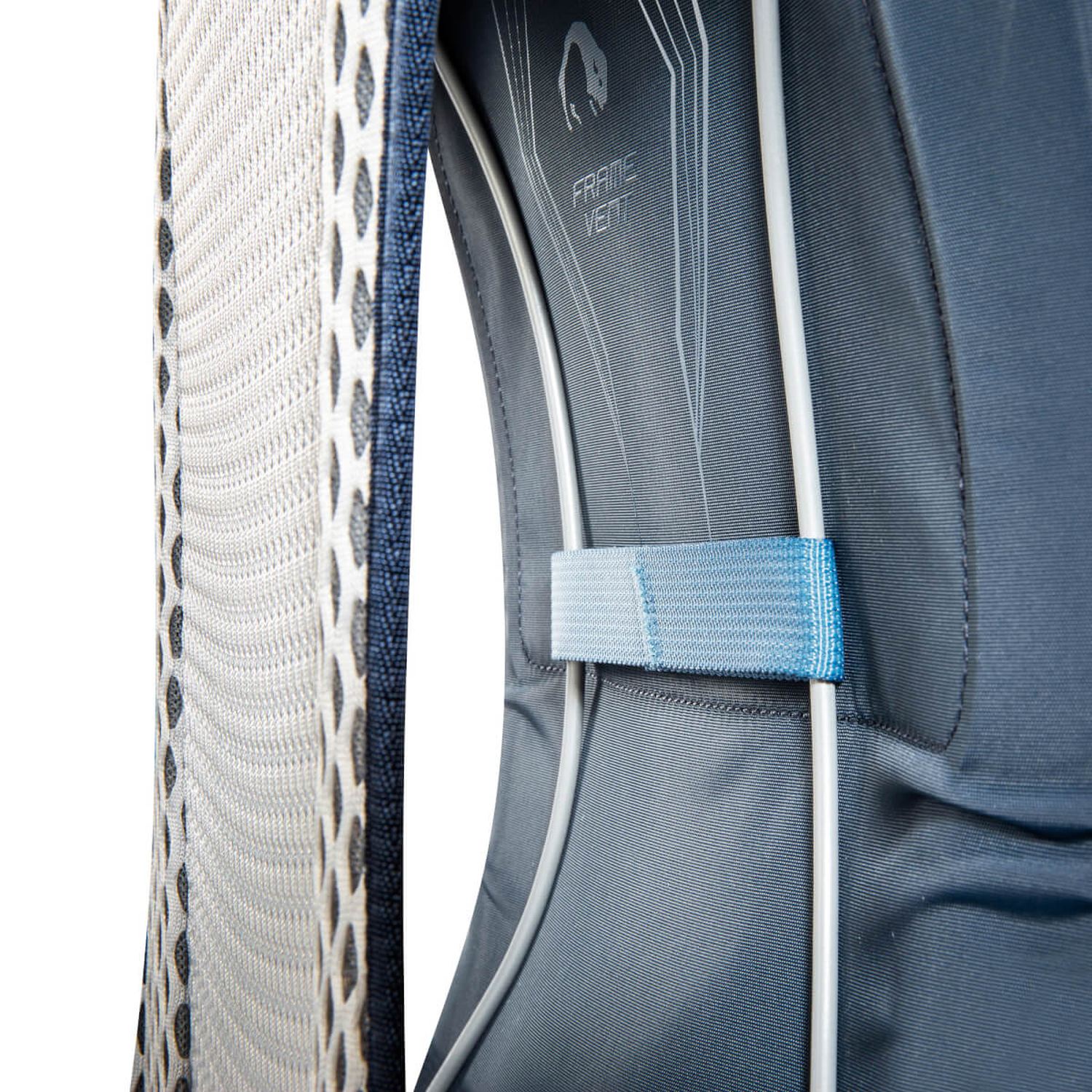 Tatonka Hike Pack 25 Women Wanderrucksack hellblau, Detail: Schultergurte