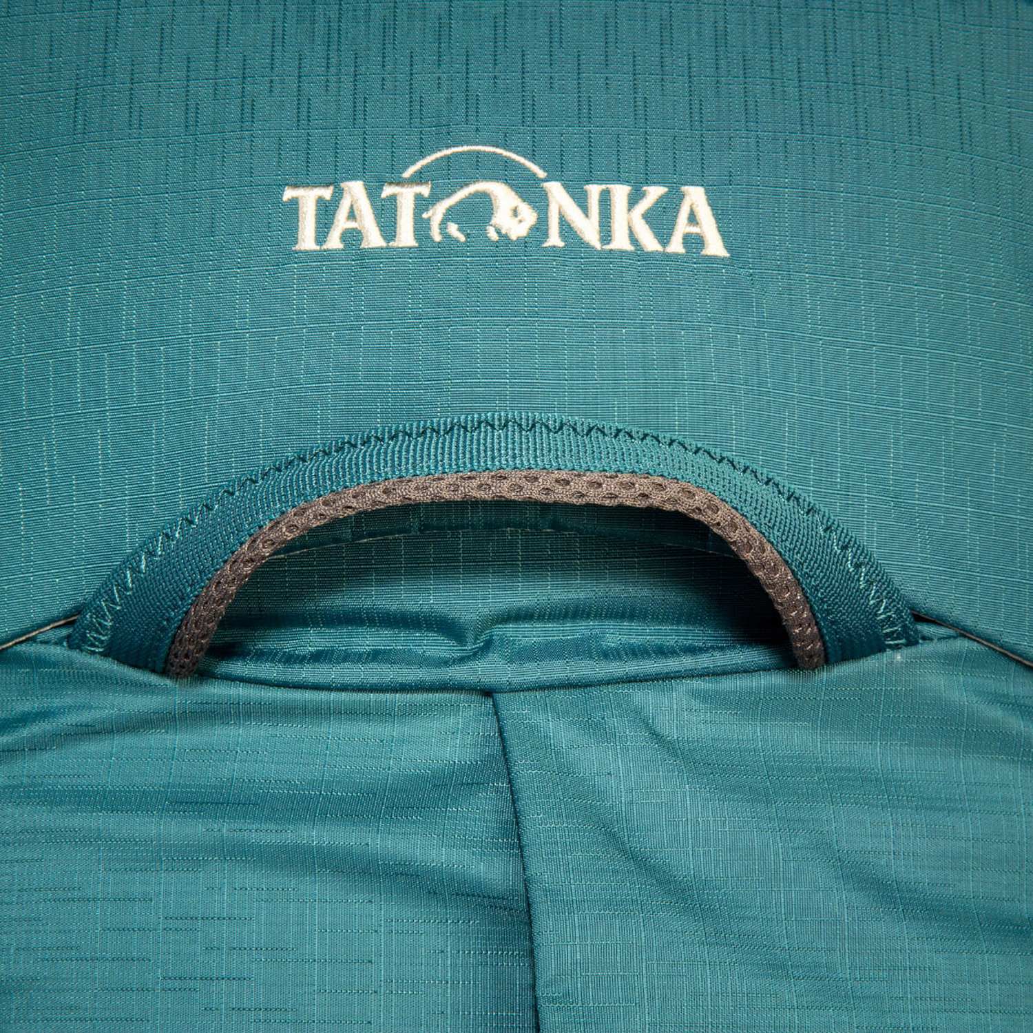Tatonka Yukon 70+10 Trekkingrucksack, grün, Detail: Trageschlaufe